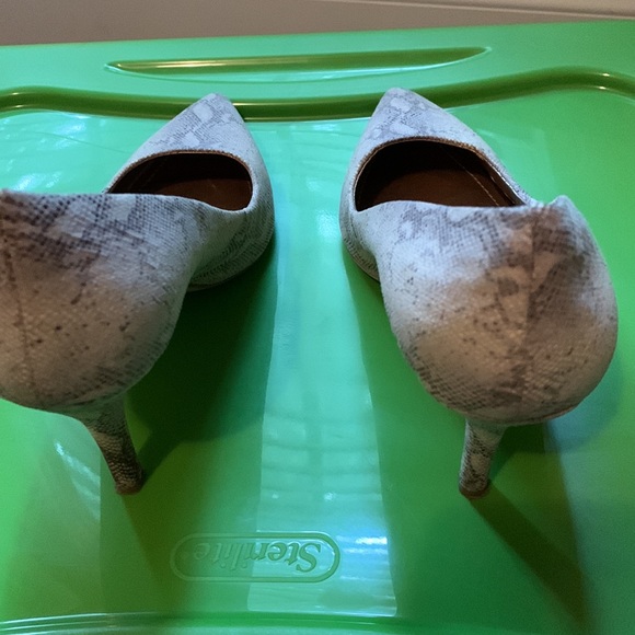 Snake print heels - Picture 3 of 3